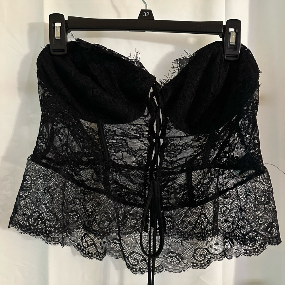 Shein Lace sweetheart crop top - color: black size: XL